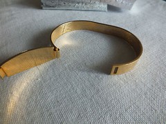 Beautiful Clasp Bracelet Gold Tone Possible ID 2 5/8 x 5/8″ Wide NICE