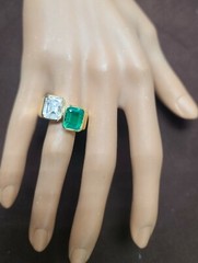 Vintage 18k Yellow Gold Engagement ring 6.75CT. Green Gem Emerald Emerald Cut