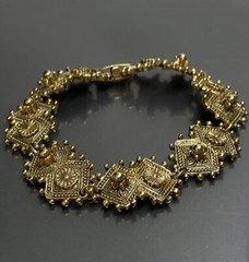 Florenza Women’s Bracelet Gold Tone Metal Etruscan Style Links 1960s 7”