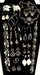 Lot Of 17 Pieces, 14 Earrings, 2 Bracelets. 1 Necklace
