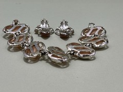 Vintage 60s Leaf Design Bracelet & Earrings Set 3 PC Thermoset Peach Gold Tone