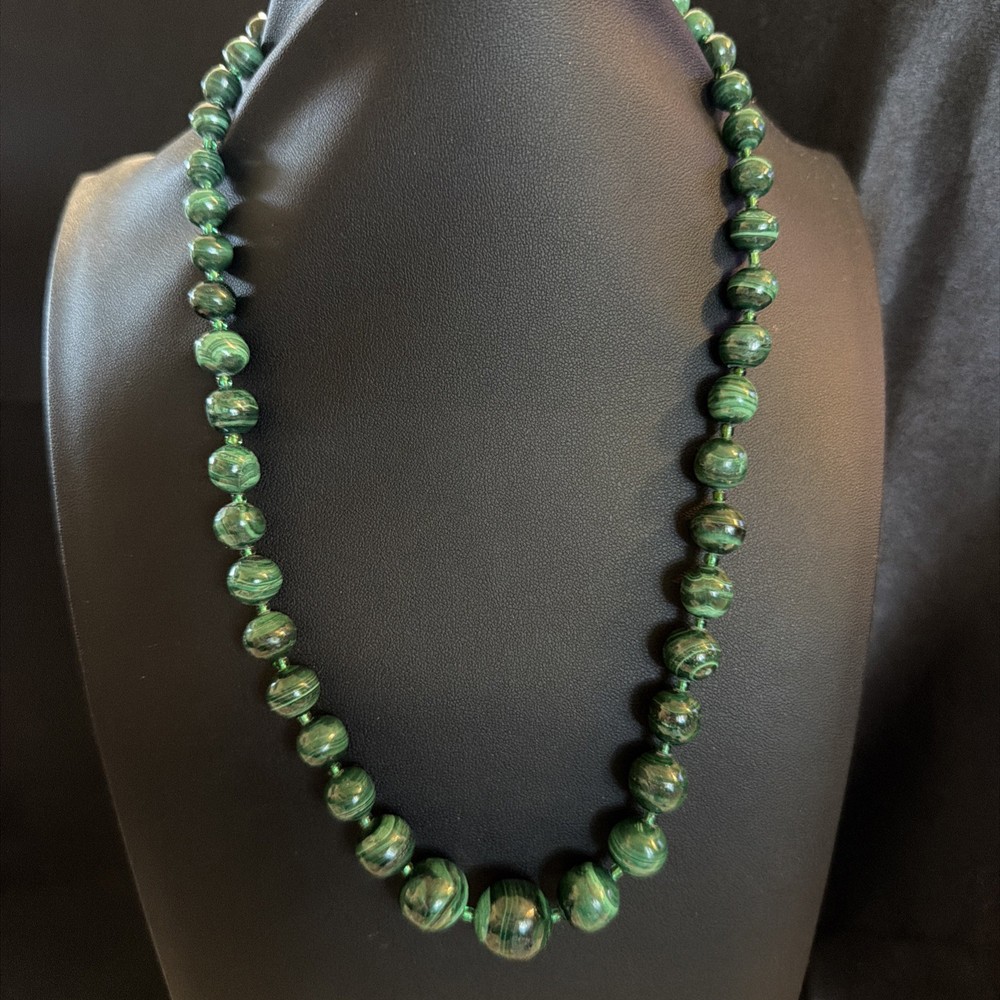 Vintage Heavy Green Malachite Graduated Beaded Necklace 21” 90g