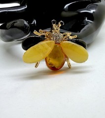 Unique butterscotch Whole Stone natural Amber Brooch 6.84g