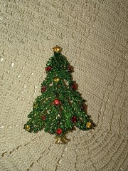 Vintage Hedy Christmas Tree Brooch