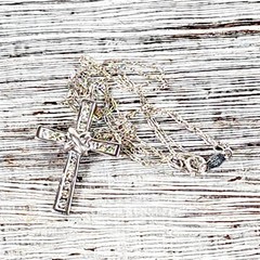 Vintage 10K White Gold .33 Ctw Diamond Cross Pendant Chain Necklace 20.25″ God