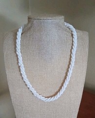 Vintage White Heishi Shell Beads Torsade Necklace 20″