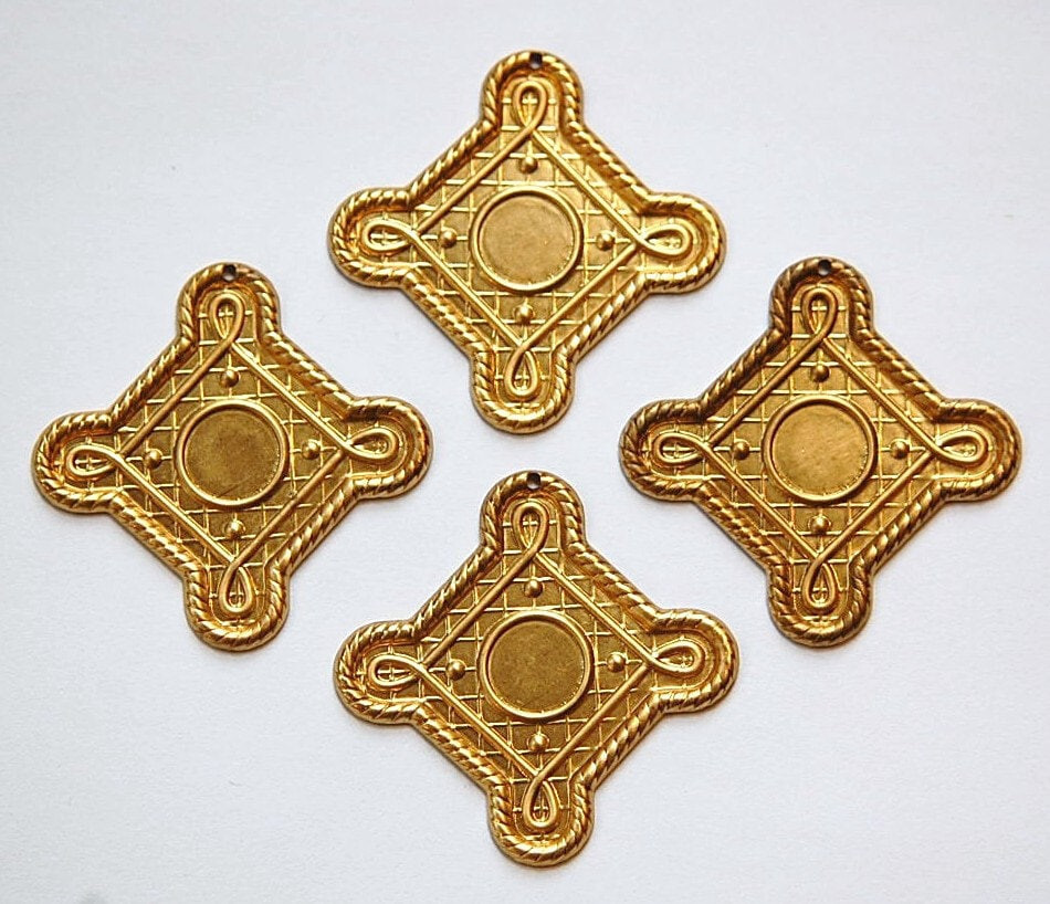 1 Hole Raw Brass Square Pendant with 9mm Setting (4) mtl366B