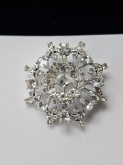 Estate Brooch Clear Rhinestones Snowflake Silver Tone Prong Set Pin 2.25″ Mcm
