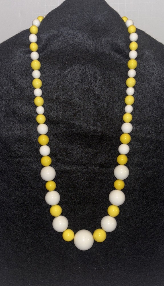 Vintage Yellow And White Graduated Bead Statement Necklace 15.5 in