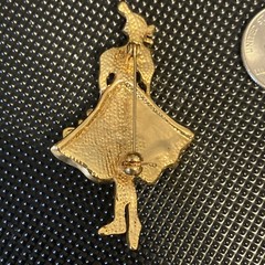 Vintage Art Deco style elegant lady in a hat brooch pin Pink Enamel Purse Moves
