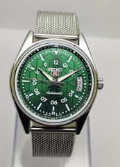 Vintage Seiko 5 Automatic Men steel Day Date 17 jewel Refurbished Japanese wrist