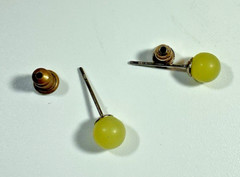 14K Gold Yellow Real Pearl Pierced Stud Earrings Vintage Classic Chic Tested EUC