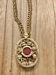 Vintage Celebrity NY Gold Tone Double Chain Pendant Moroccan Matrix Necklace.