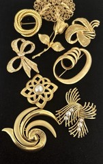 Krementz,Lisner, Roman Tona Vintage Gold Tone Jewelry Lot 9 Brooches In Total