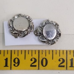 Star Signed Silver Tone Round Clip On Earrings Vintage Mid Century Costume Jewel