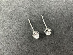 0.66g Vintage Sterling Silver 925 Small Round White Bead Earrings Dainty M
