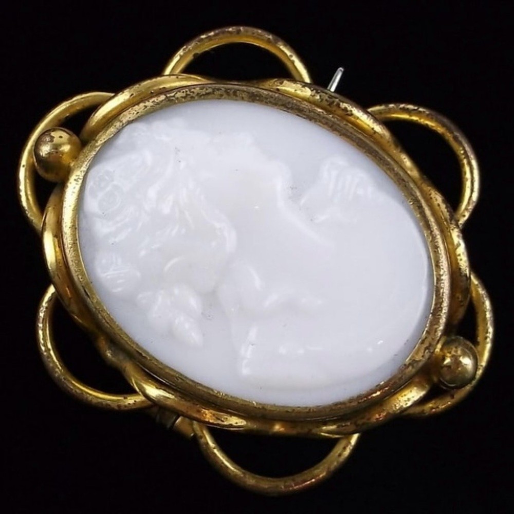 Antique Vintage Cameo Brooch Victorian Art Nouveau Milk Glass Gold Tone