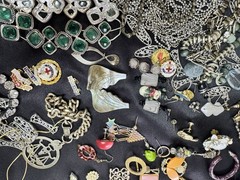 Vintage Broken Jewelry Lot Rhinestone Craft Wear Repair Harvest 1lb 15oz