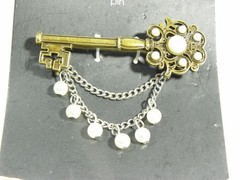 Hildie & Jo Key Brooch Pin Brass Tone Faux Pearl Double Chain Beads Statement