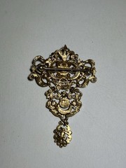 Vintage Florenza Victorian Renaissance Faux Pearl Green Enamel Brooch Pin