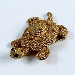 Vintage NAPIER Signed Green Eyed Rhinestone Gold Tone Turtle Figural Brooch Pin