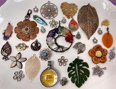 Lot Vtg & Modern Flower Leaf Pendants Findings Jewelry Craft Art Repurpose 1