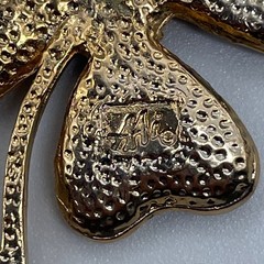 AAi Vintage Floral Brooch 2 inch Purple Gold Toned