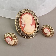 Vintage 1928 Brand Cameo Brooch Pierced Earrings Set Peach Gold Tone Oval
