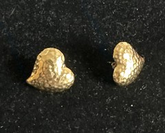 Avon Precious Hearts Earrings VTG 1980’s Hammered Texture 3/4″ Gold Tone