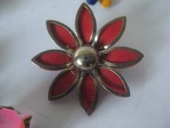 6 Vintage Flower Enamel Yellow Red Blue Pink White Green Gold Silver Daisy Lot