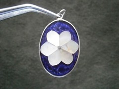 Mother of Pearl Inlay & Vibrant Blue Enamel Alpaca Vintage Pendant 2.0g