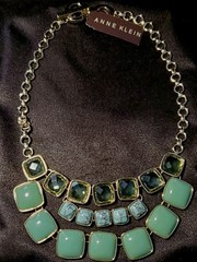 ANNE KLEIN Vtg Necklace Varied Aqua Stones, Tri-Stand Design, Golden- Toned Base