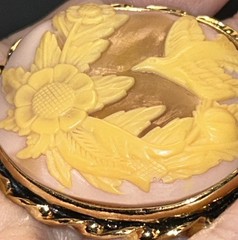 Vintage Italian Style Cameo Brooch Bird Flower Molded Art Resin 1.75” Pink 30g