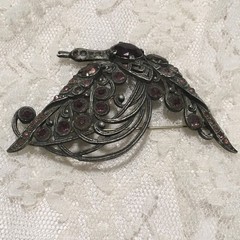 Vintage Pot Metal Art Deco Bird Brooch **4 Neck Stones Missing
