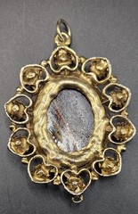 Vintage Ornate Gold Tone Oval Pendant Brown Black Stone Decorative Accents