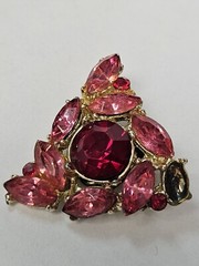 Vintage Figural Fucshia Pink Rhinestone Brooch Pin Signed EDLEE Clip On Earrings