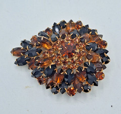 Jet Black & Topaz Orange Rhinestone Domed Brooch Gold Tone D&E? Style 2.25″