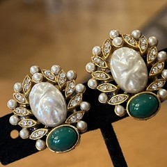 Vintage Faux Mabe & Many Pearls Green Glass Gripoix Cabochon Clip On Earrings
