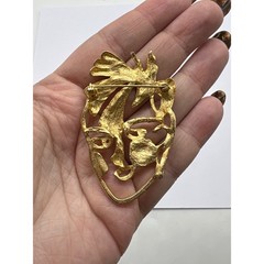 Vintage 80s Matte Gold Tone Open Work Modern Abstract Face Brooch Pin J32