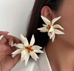 Vintage White Flower Stud Earrings for Women Large