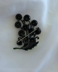 1950s HOLLYCRAFT Berries Rhinestone Enamel Brooch & Earring Clip On Set