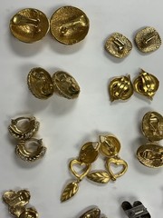 30 Pr Vintage Clip-on/Screw Back Earrings Signed & Unsigned MMA 2 SISTER TRIFARI