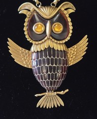 Vintage Articulated Owl Pendant Necklace Amber Lucite Eyes Wings Tail Gold Tone