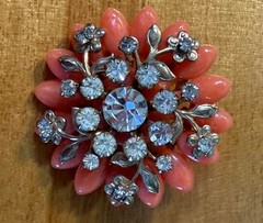 Lovely VTG Coral/Pink Lucite Petal Rhinestone Flower Brooch. 1.50”D. Unmarked