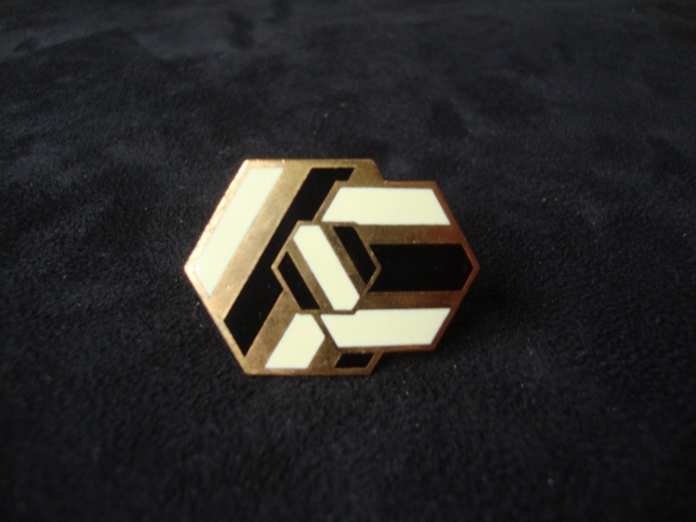 Vintage Retro Hexagrams Cloisonne White & Black Enamel Gold Tone Scarf Clip