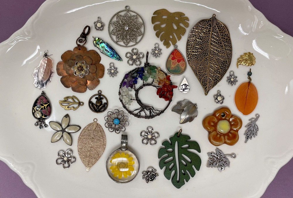 Lot Vtg & Modern Flower Leaf Pendants Findings Jewelry Craft Art Repurpose 1