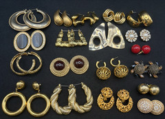 Fun Vintage 90’s Earrings Lot of 19 Chunky Big Gold Tone Earrings Hoops Mix Lot