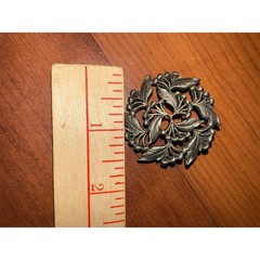 Vintage Pewter Leaf & Berry Brooch lapel Pin Nature Theme 1¾” Round timeless