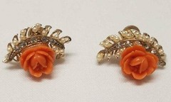 Vintage Thermoset Necklace 16″ & Screw Back Earrings