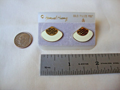 VINTAGE SAMUEL HUANG DESIGNER CLOISONNE RETRO ABSTRACT FAN WHITE & BLACK EARRING